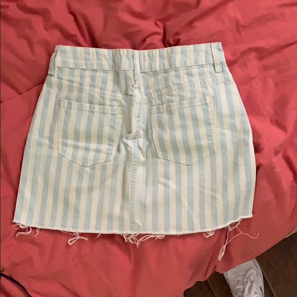 Blue and white carnival stripped skirt - Picture 7 of 8